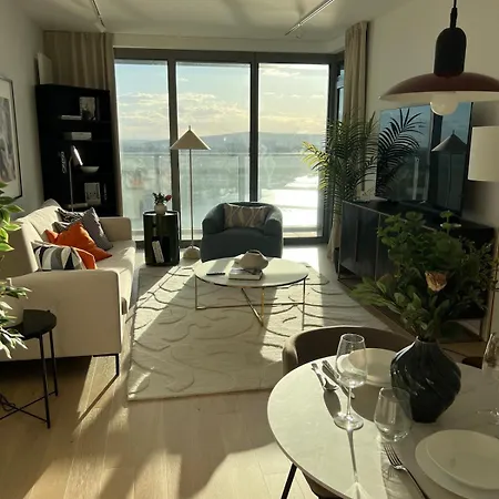 Breathtaking Old Town & Danube View With Free Parking Apartment Pressburg
