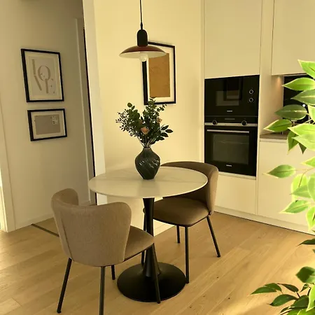 Breathtaking Old Town & Danube View With Free Parking Apartment *